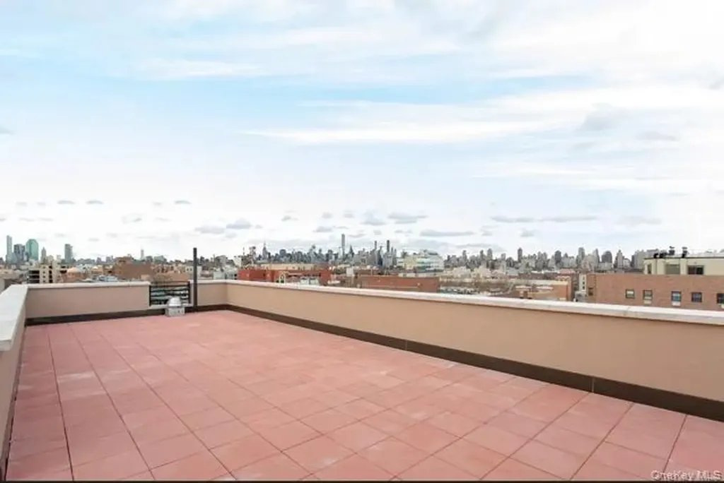 31-10 28th Road Astoria NY 11102