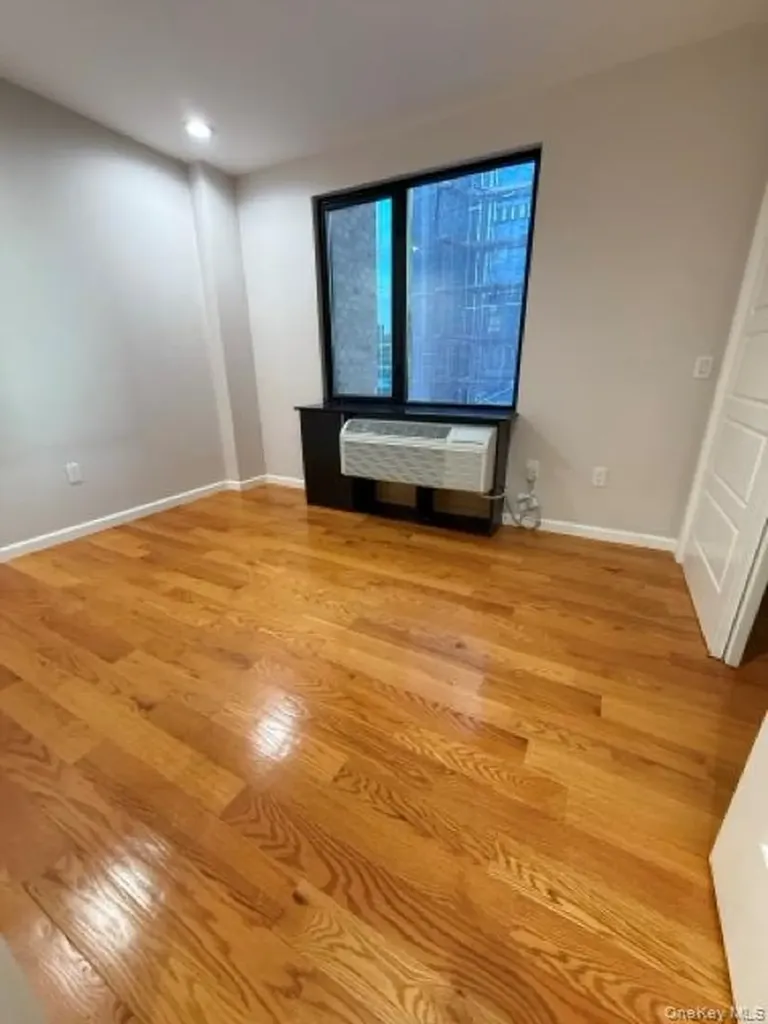 31-10 28th Road Astoria NY 11102