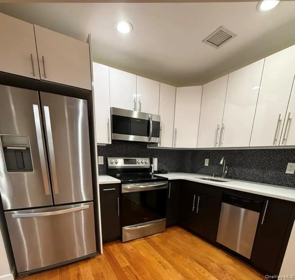 31-10 28th Road Astoria NY 11102