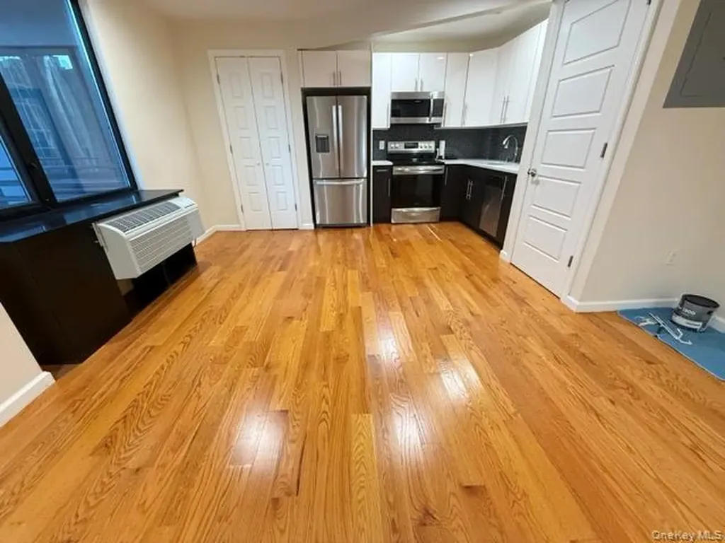 31-10 28th Road Astoria NY 11102