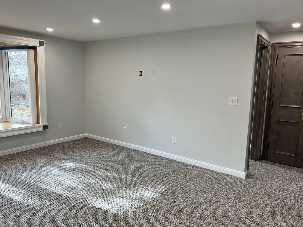 24 Lindner Place Smithtown NY 11787