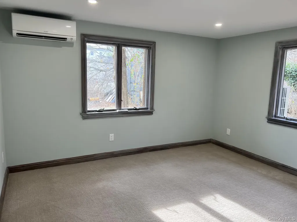 24 Lindner Place Smithtown NY 11787
