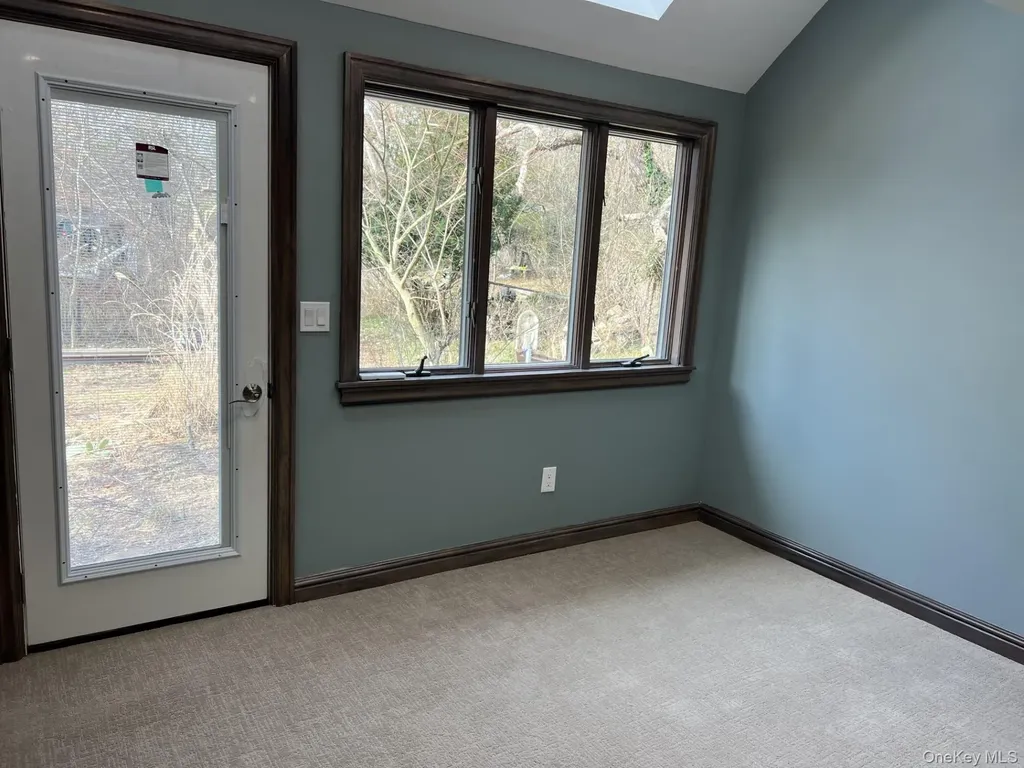 24 Lindner Place Smithtown NY 11787