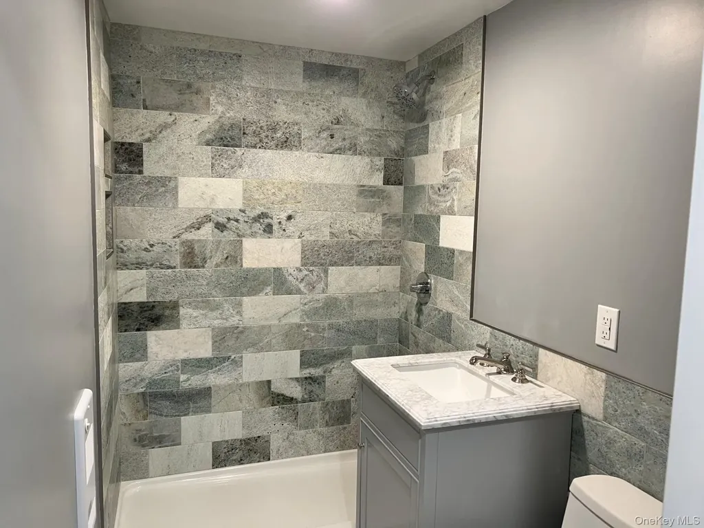 24 Lindner Place Smithtown NY 11787