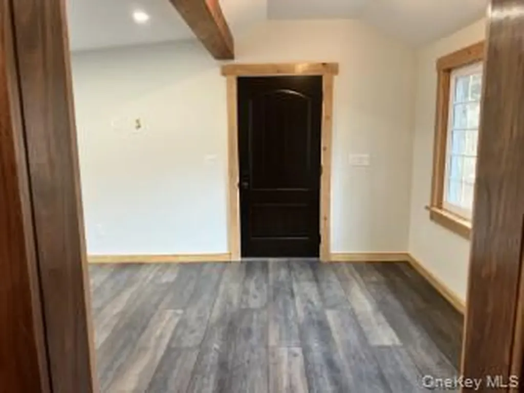 24 Lindner Place Smithtown NY 11787