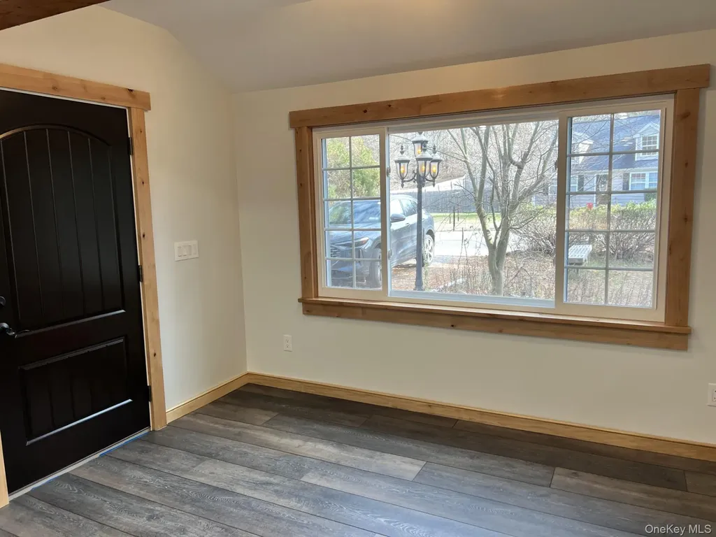 24 Lindner Place Smithtown NY 11787