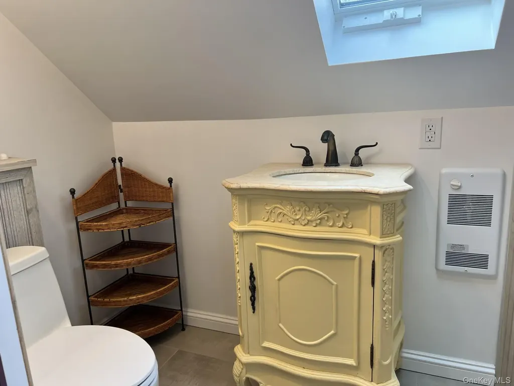 24 Lindner Place Smithtown NY 11787