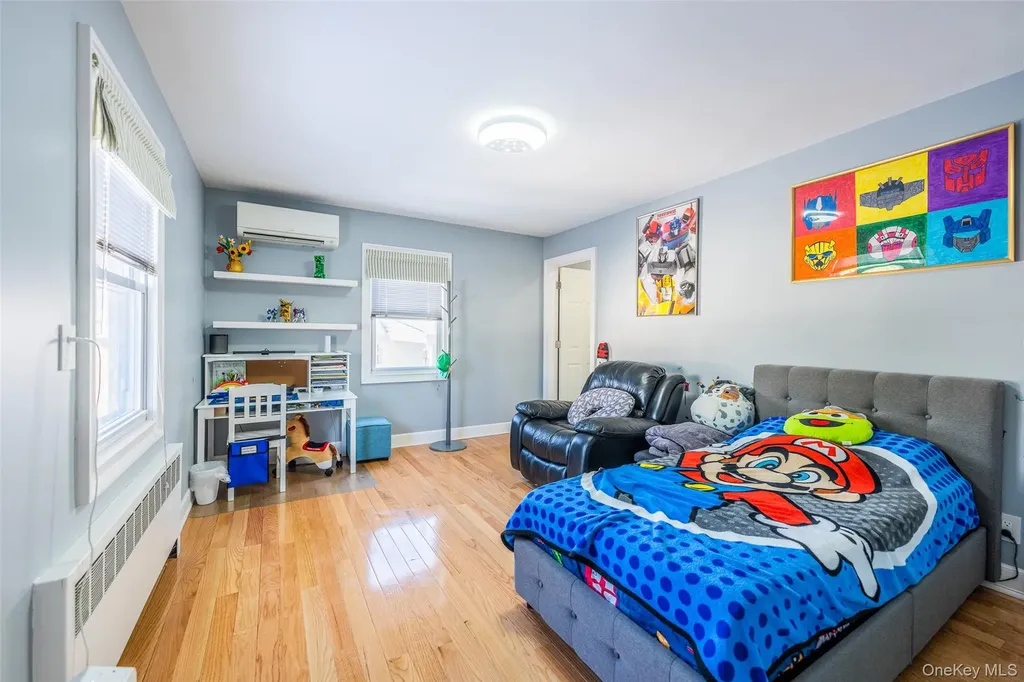 94 Sheridan Boulevard Mineola NY 11501