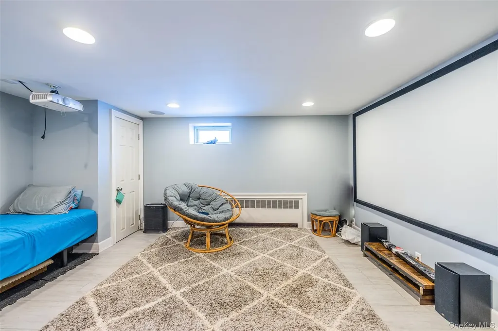 94 Sheridan Boulevard Mineola NY 11501