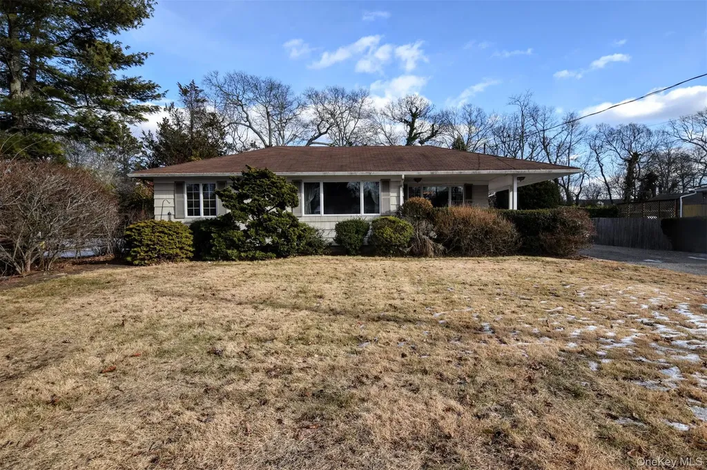 41 Country Club Road Bellport Village NY 11713