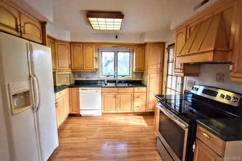 41 Country Club Road Bellport Village NY 11713