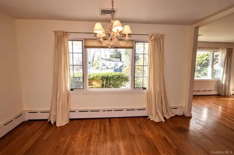 41 Country Club Road Bellport Village NY 11713