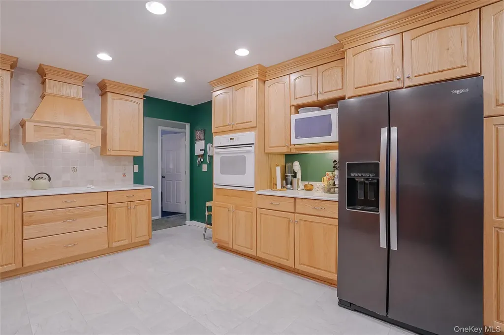 13 Edna Drive Hyde Park NY 12538