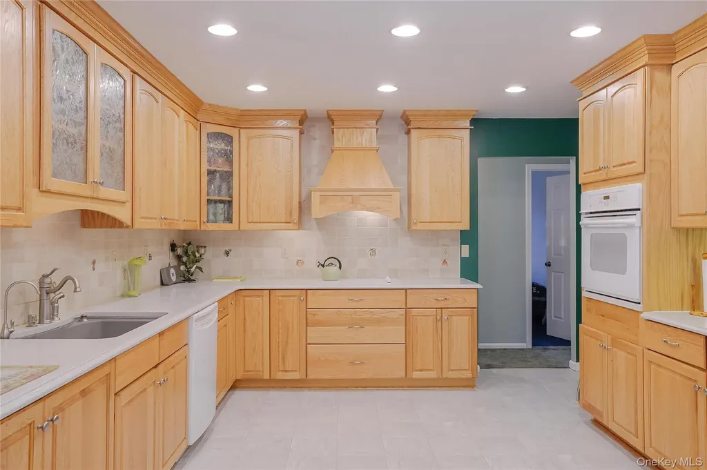 13 Edna Drive Hyde Park NY 12538