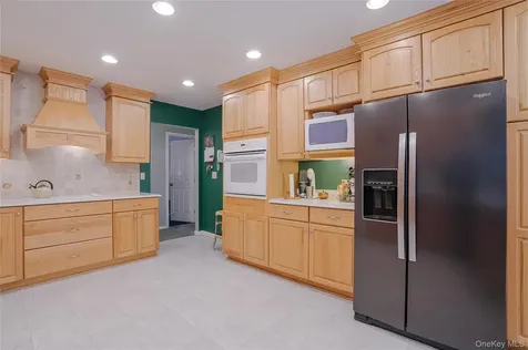 13 Edna Drive Hyde Park NY 12538