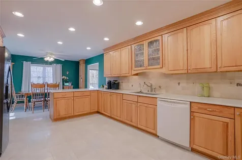 13 Edna Drive Hyde Park NY 12538