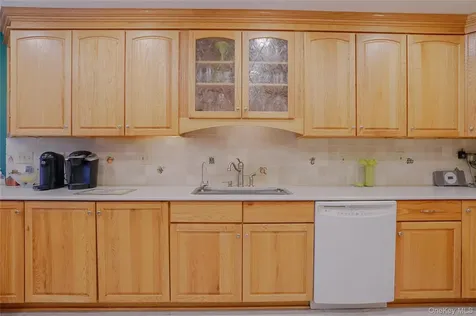 13 Edna Drive Hyde Park NY 12538