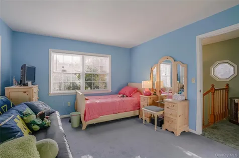 13 Edna Drive Hyde Park NY 12538