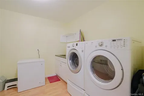 13 Edna Drive Hyde Park NY 12538