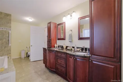 13 Edna Drive Hyde Park NY 12538