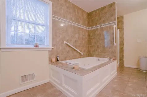 13 Edna Drive Hyde Park NY 12538