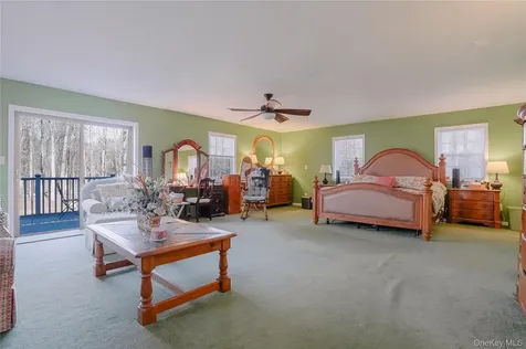 13 Edna Drive Hyde Park NY 12538