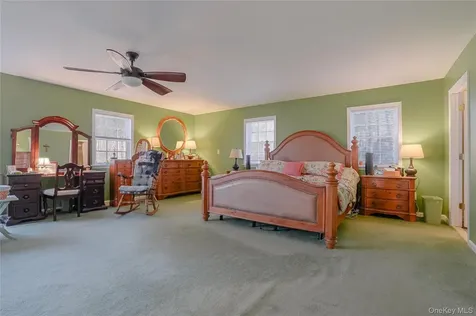 13 Edna Drive Hyde Park NY 12538