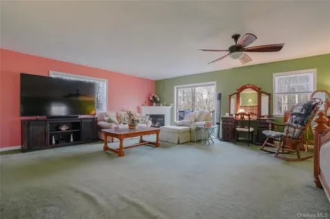 13 Edna Drive Hyde Park NY 12538