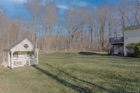 13 Edna Drive Hyde Park NY 12538