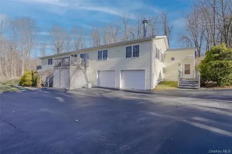 13 Edna Drive Hyde Park NY 12538