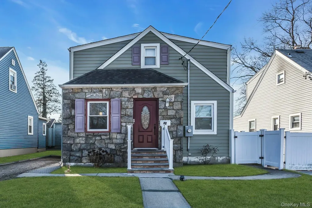 31 Cedar Street Roosevelt NY 11575