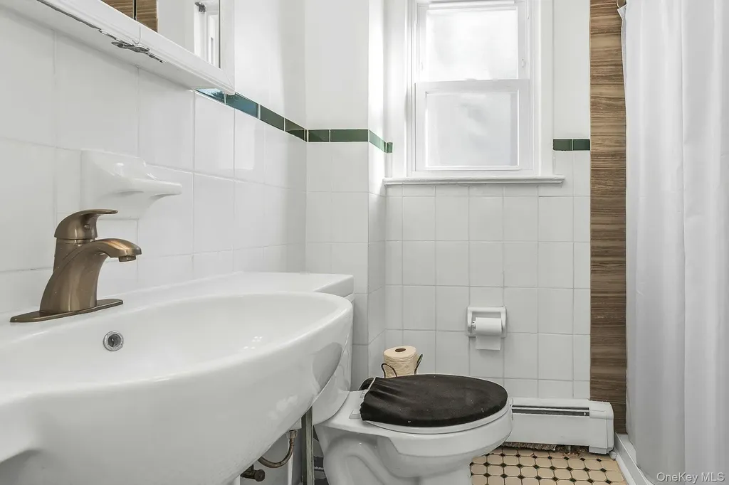 31 Cedar Street Roosevelt NY 11575