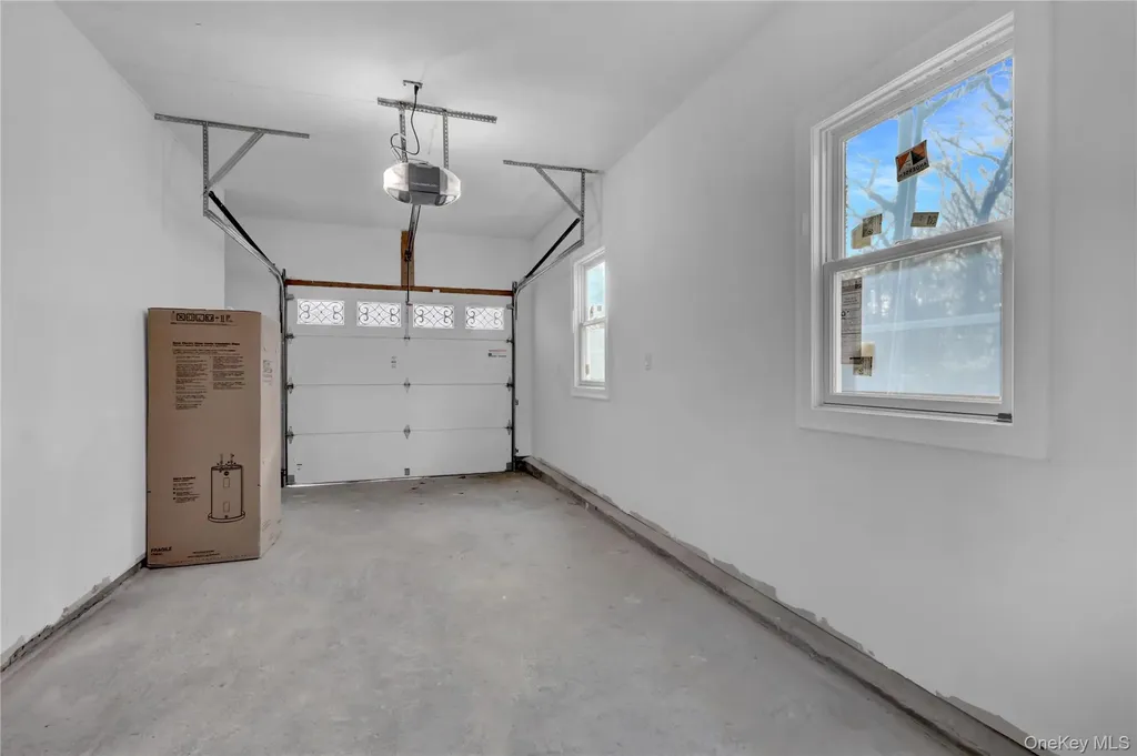 321 Smith Road Shirley NY 11967