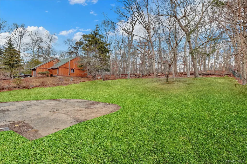 321 Smith Road Shirley NY 11967