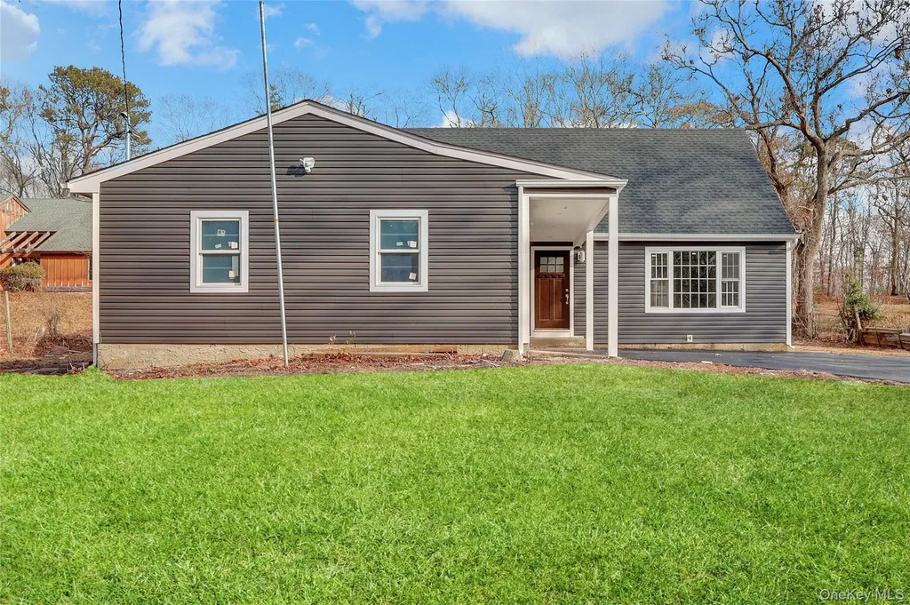 321 Smith Road Shirley NY 11967