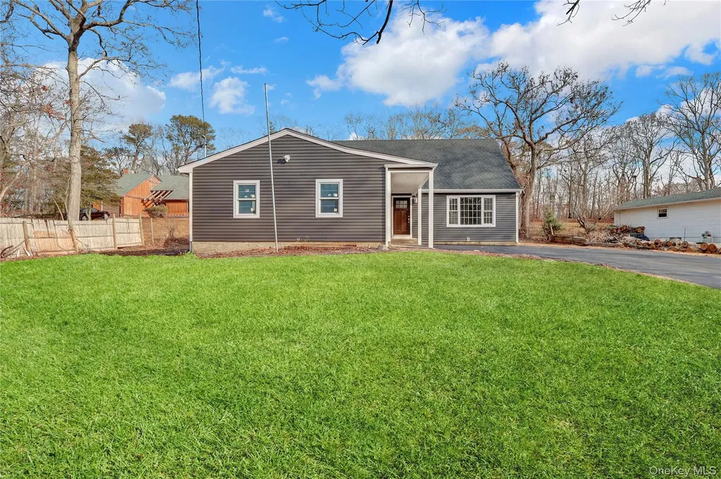 321 Smith Road Shirley NY 11967