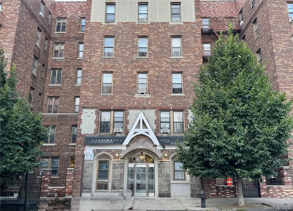2925 Mathews Avenue Bronx NY 10467