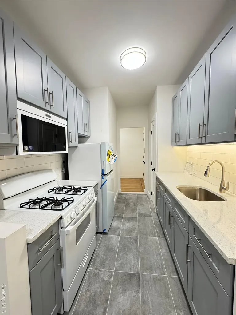 2925 Mathews Avenue Bronx NY 10467