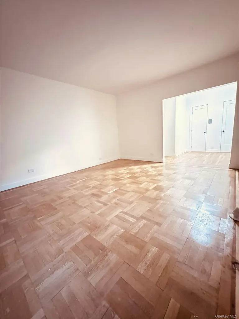 2925 Mathews Avenue Bronx NY 10467