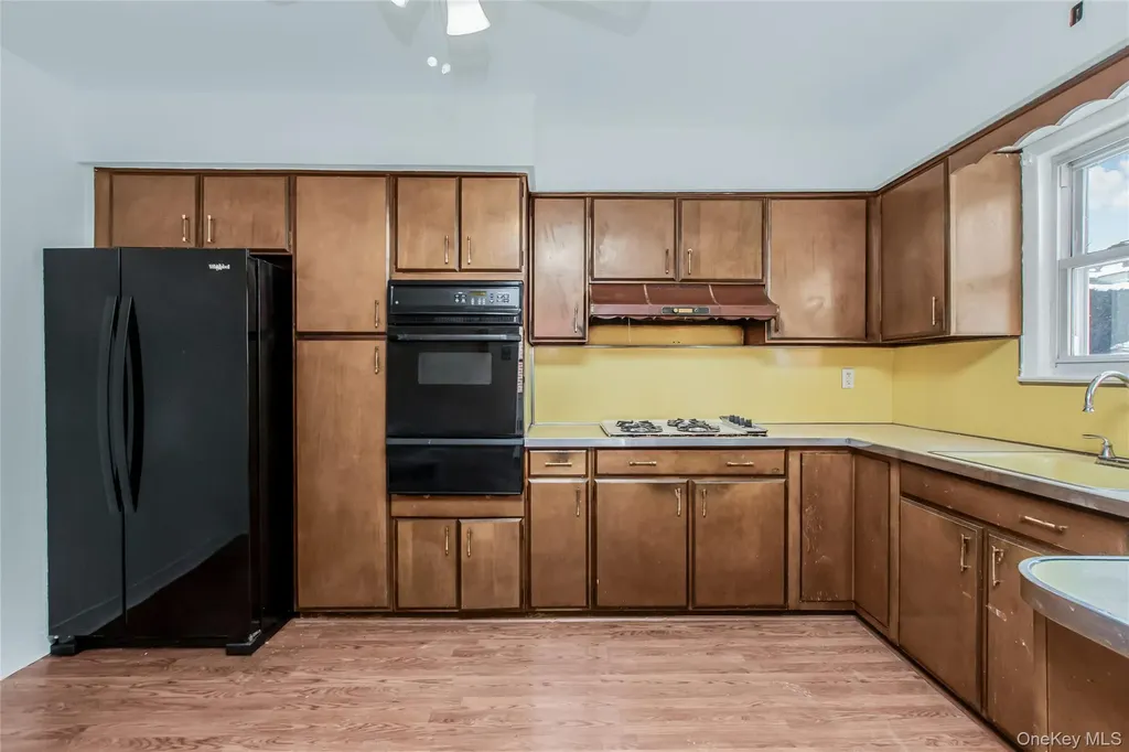 305 Glenbrook Avenue Yonkers NY 10705