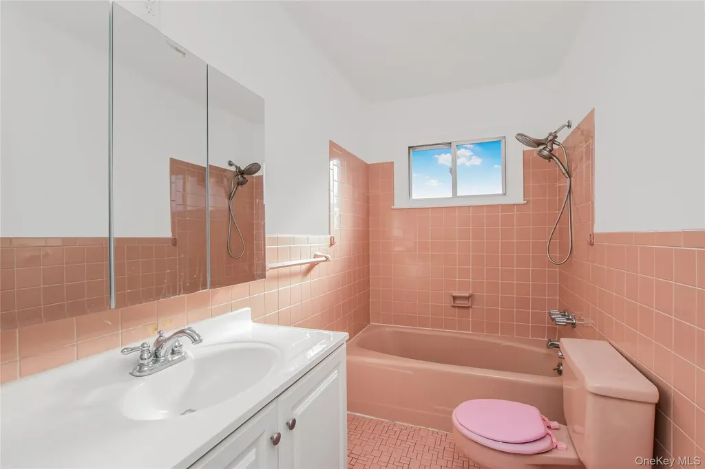 305 Glenbrook Avenue Yonkers NY 10705