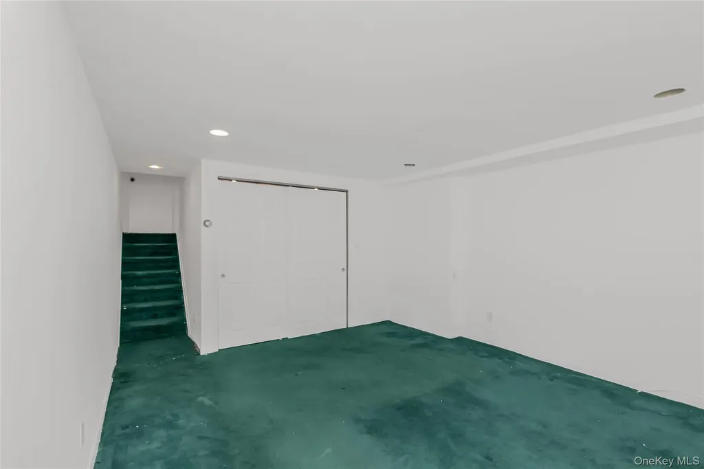 305 Glenbrook Avenue Yonkers NY 10705