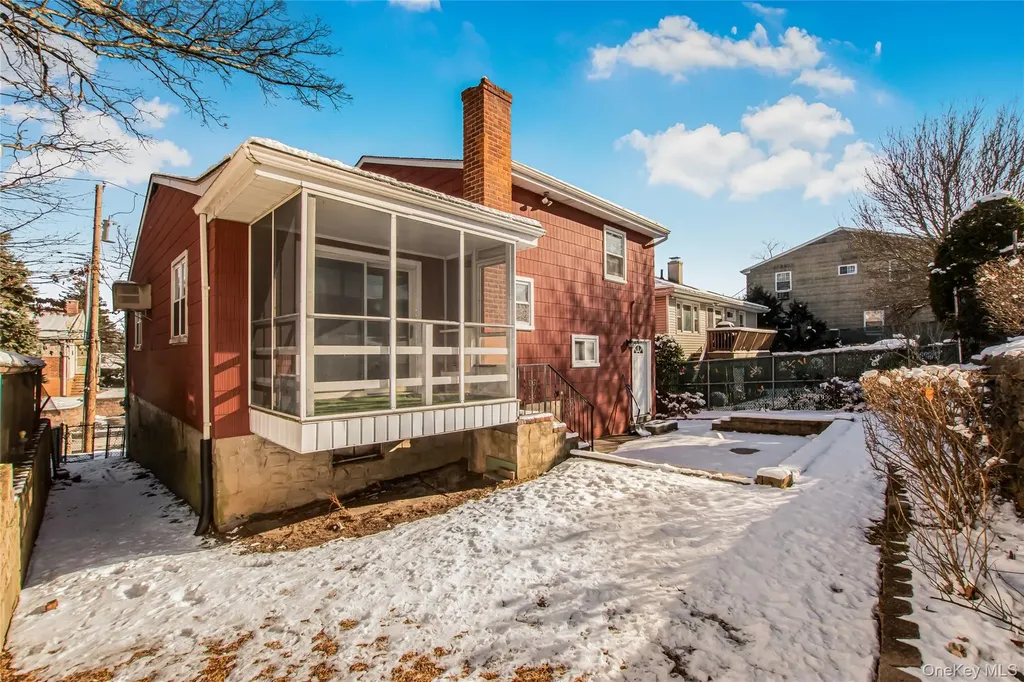 305 Glenbrook Avenue Yonkers NY 10705