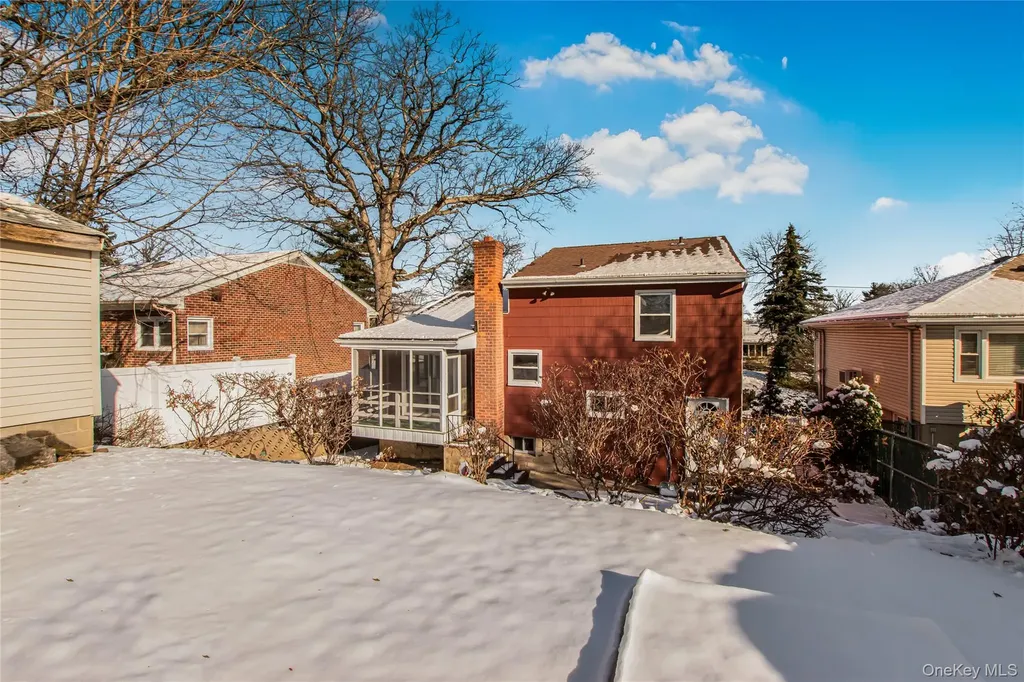 305 Glenbrook Avenue Yonkers NY 10705