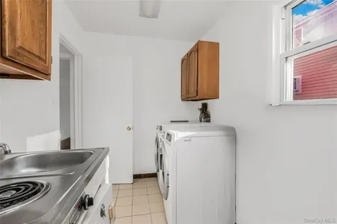 305 Glenbrook Avenue Yonkers NY 10705