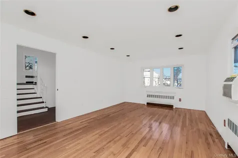 305 Glenbrook Avenue Yonkers NY 10705