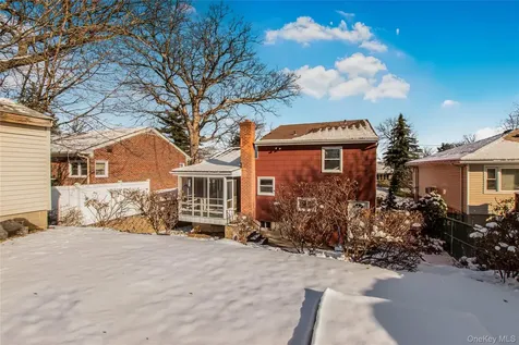 305 Glenbrook Avenue Yonkers NY 10705
