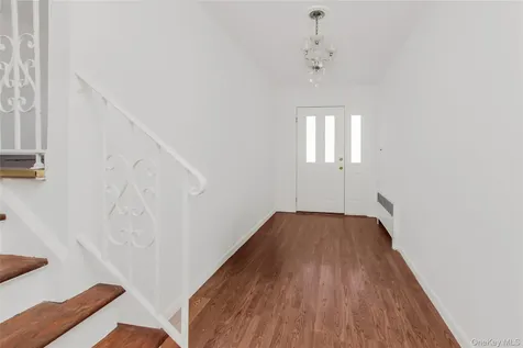 305 Glenbrook Avenue Yonkers NY 10705