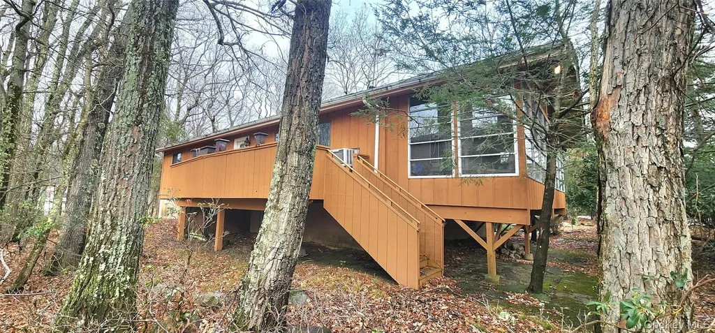 63 Pebble Path Rock Hill NY 12775
