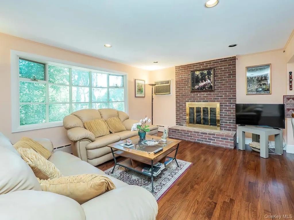 2 Stonytown Road Manhasset NY 11030